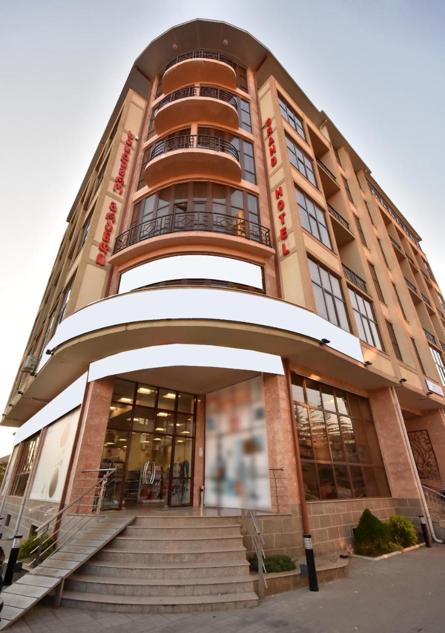 Hotel Grand Zugdidi Luaran gambar