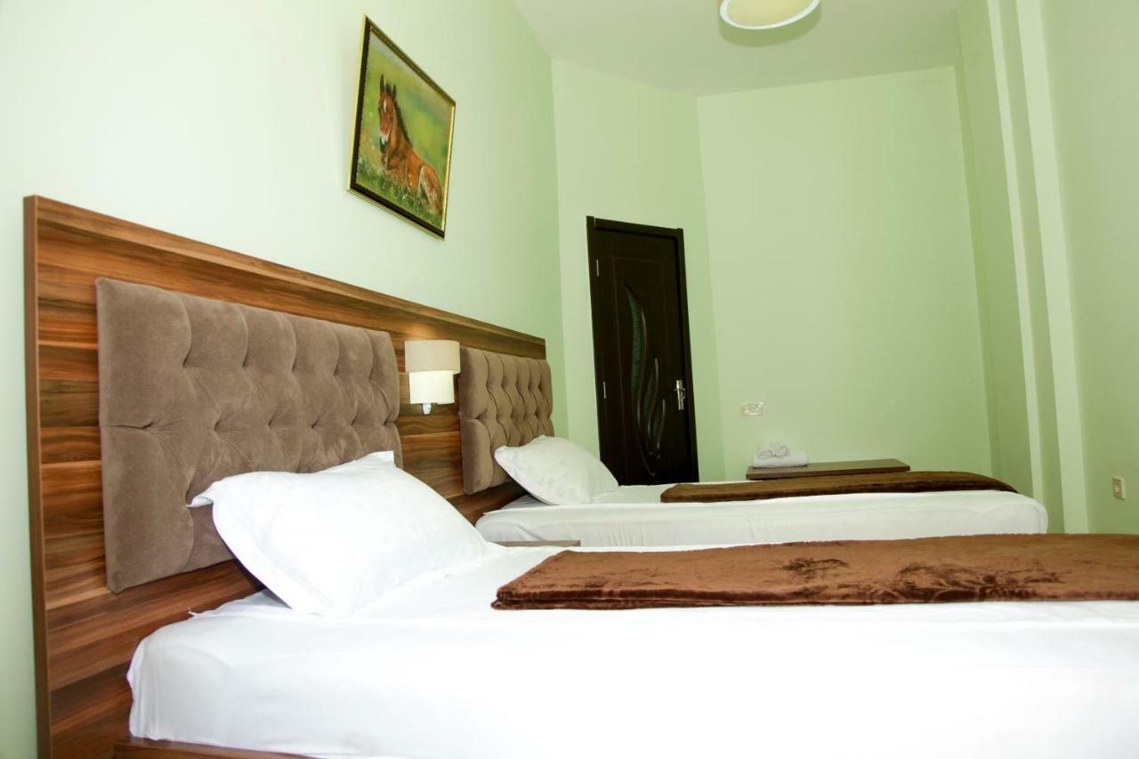 Hotel Grand Zugdidi Luaran gambar