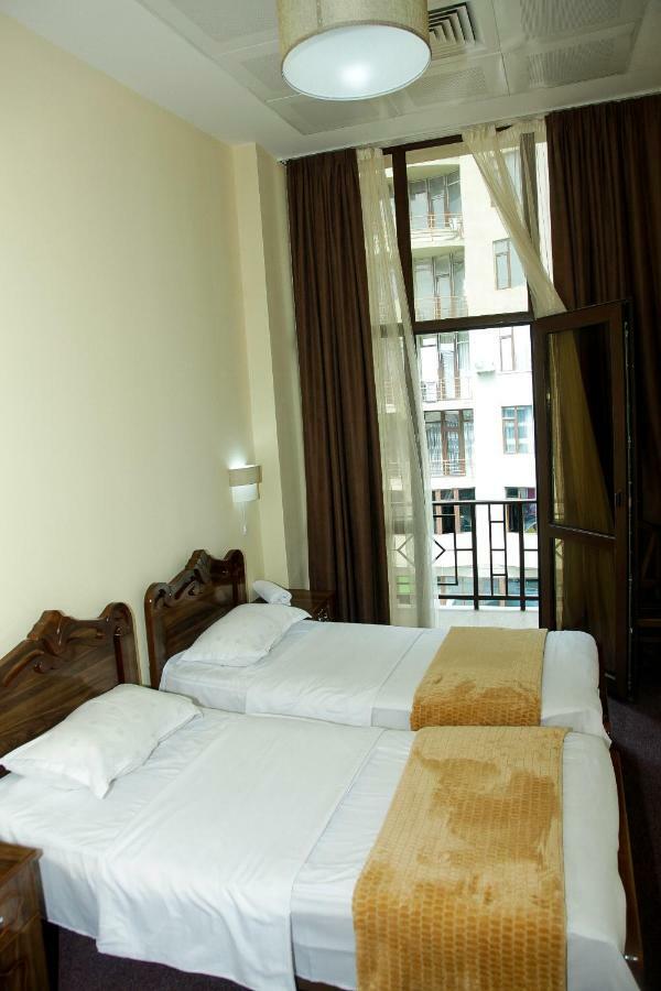 Hotel Grand Zugdidi Luaran gambar