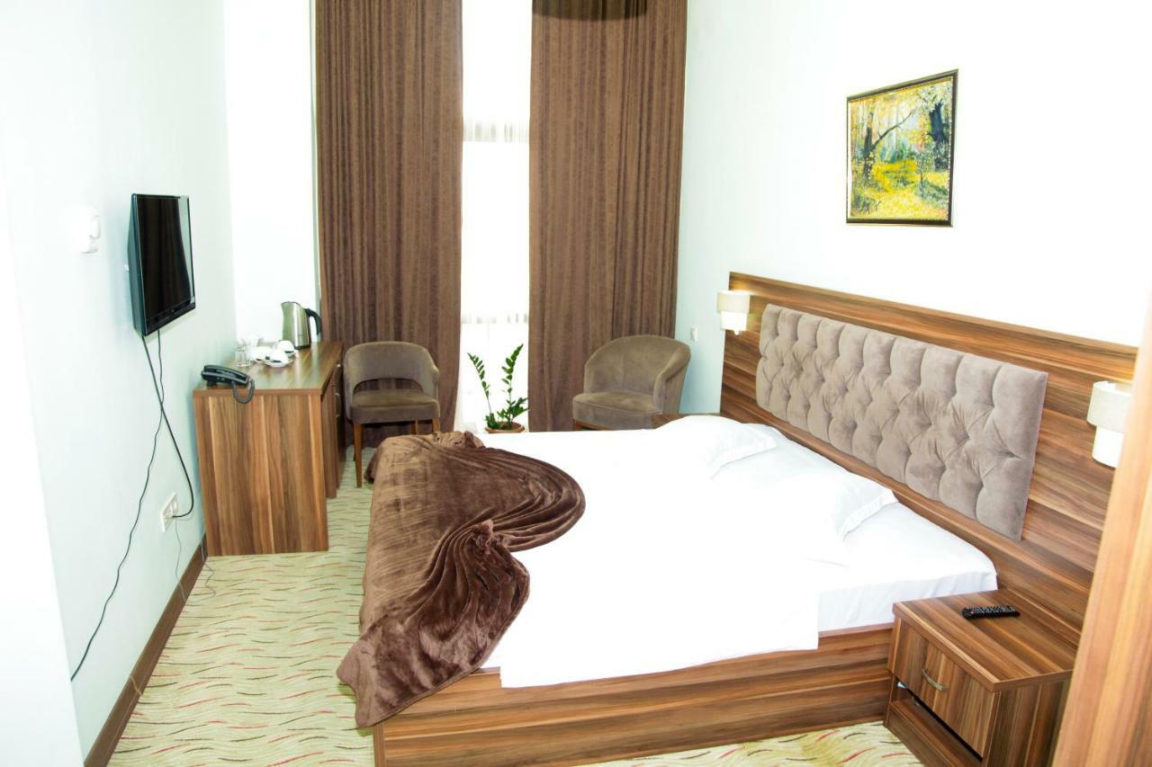 Hotel Grand Zugdidi Luaran gambar