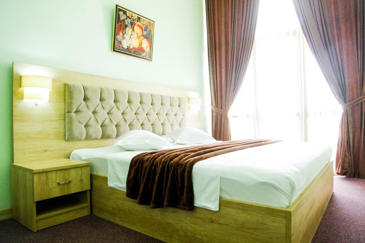 Hotel Grand Zugdidi Luaran gambar